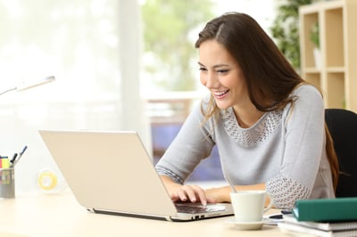 USD-MSF-student on computer